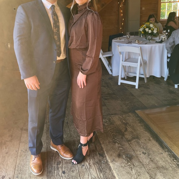 Brown silk long sleeve midi dress - Picture 2 of 2